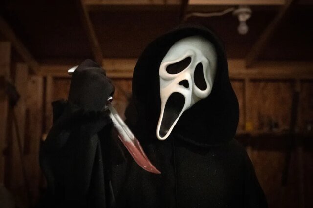 Stars-Who-Were-Revealed-as-Ghostface-in-Scream-Movies.jpg