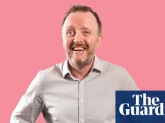 Chris McCausland: ‘Meu momento mais embaraçoso? Entrar numa agência funerária pensando que period um barbeiro