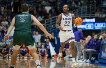 ‘Bom para o nosso jogo’: nº 19 Kansas, nº 25 UNC definido para confronto no início da temporada