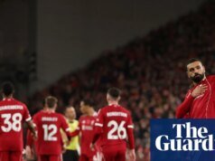 Salah e Gravenberch garantem vitória bem-vinda do Liverpool contra o Aston Villa